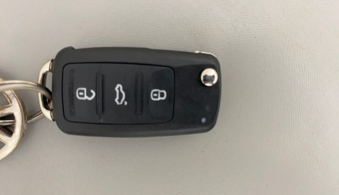 2015 Volkswagen Polo HIGHLINE1.5L, Diesel, Manual, 88,284 km, Key Close Up