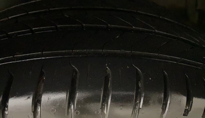 2015 Volkswagen Polo HIGHLINE1.5L, Diesel, Manual, 88,284 km, Left Rear Tyre Tread