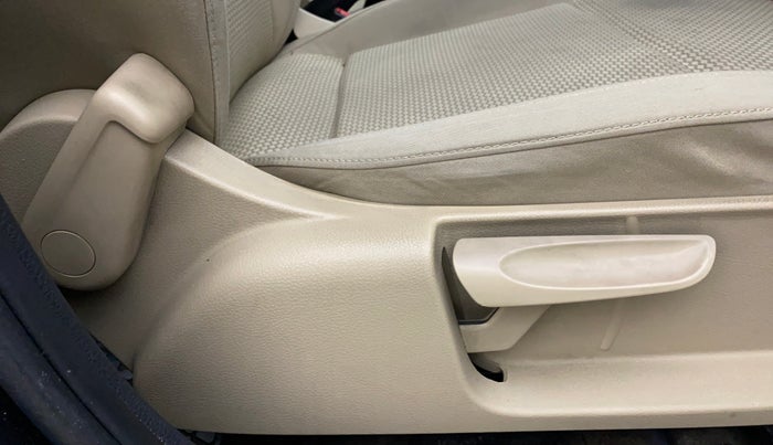 2015 Volkswagen Polo HIGHLINE1.5L, Diesel, Manual, 88,284 km, Driver Side Adjustment Panel