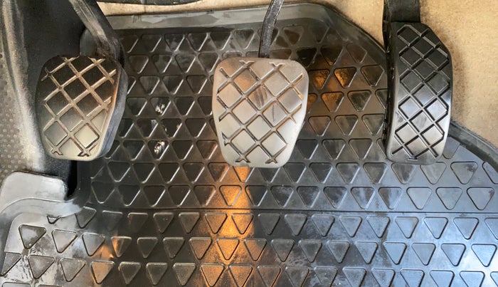 2015 Volkswagen Polo HIGHLINE1.5L, Diesel, Manual, 88,284 km, Pedals