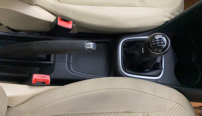 2015 Volkswagen Polo HIGHLINE1.5L, Diesel, Manual, 88,284 km, Gear Lever