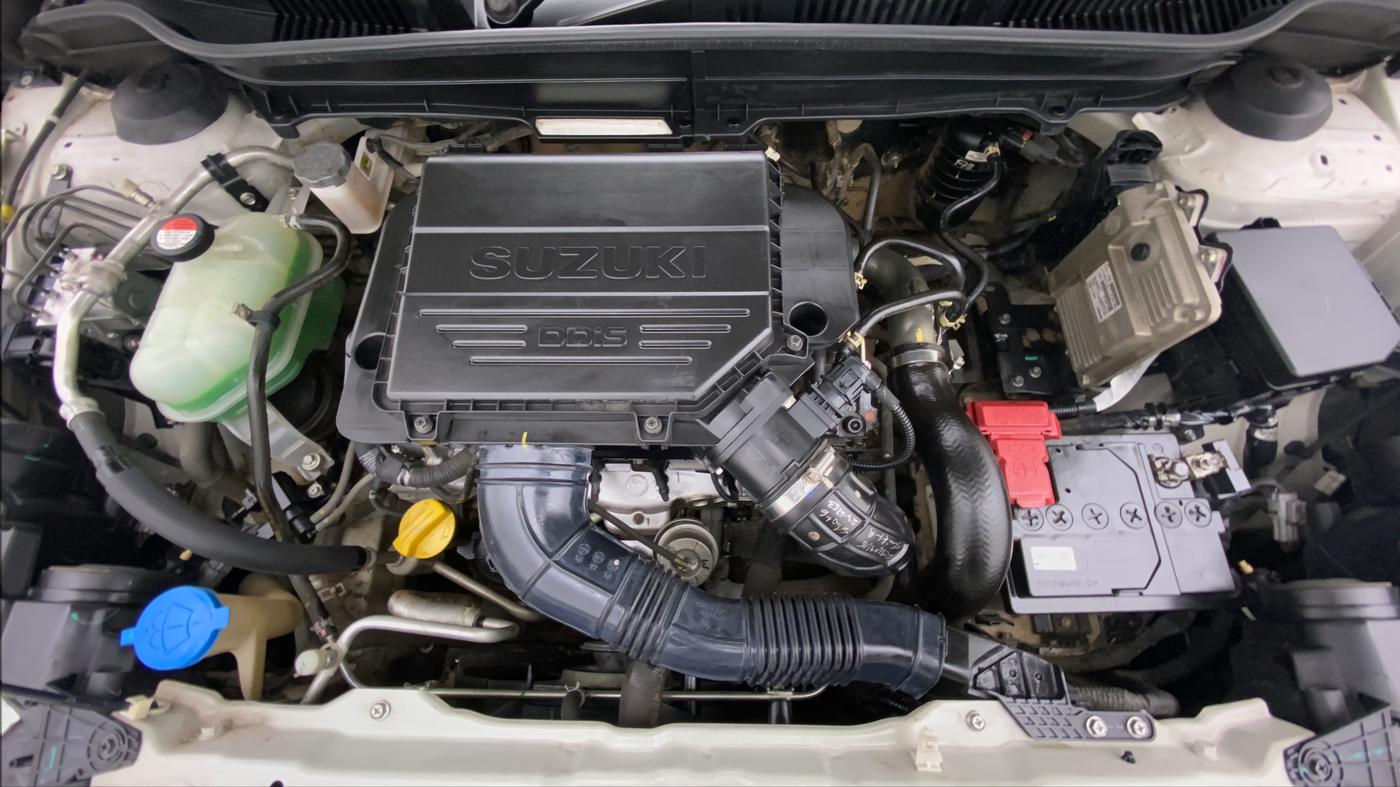 2018 Maruti Vitara Brezza ZDI, Diesel, Manual, 20,431 km, Engine Bonet View