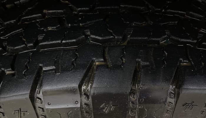 2022 Mahindra Thar LX PETROL HT 4WD AT, Petrol, Automatic, 18,553 km, Right Front Tyre Tread