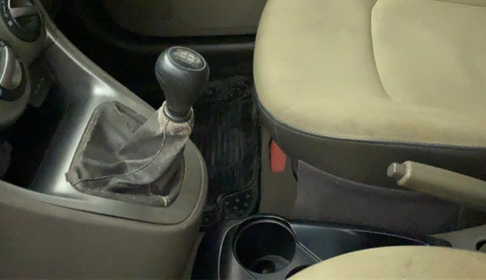 2011 Hyundai i10 SPORTZ 1.2, Petrol, Manual, 50,415 km, Gear lever - Boot cover slightly torn