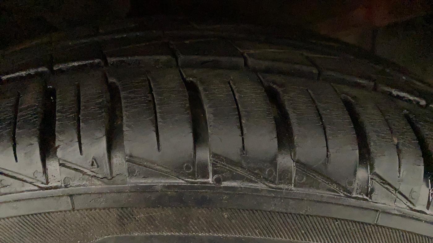 2011 Hyundai i10 SPORTZ 1.2, Petrol, Manual, 50,415 km, Left Front Tyre Tread