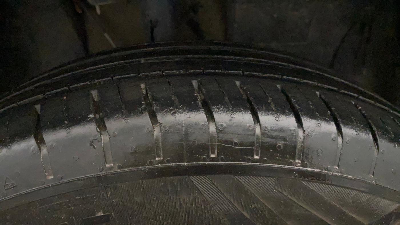 2024 Tata PUNCH ADVENTURE MT, Petrol, Manual, 35,661 km, Right Front Tyre Tread