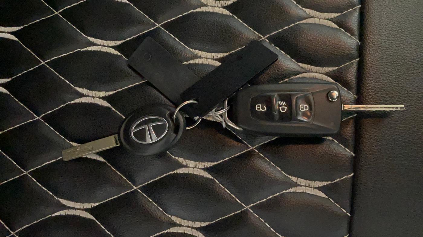 2024 Tata PUNCH ADVENTURE MT, Petrol, Manual, 35,661 km, Key Close Up