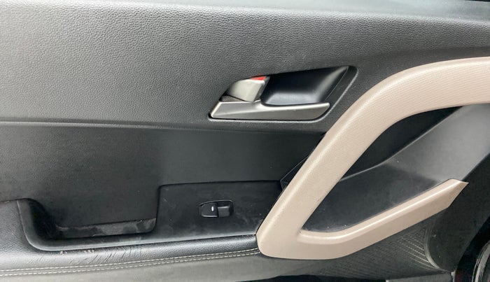 2016 Hyundai Creta SX (O) 1.6 DIESEL, Diesel, Manual, 65,987 km, Left front window switch / handle - Switch/handle not functional