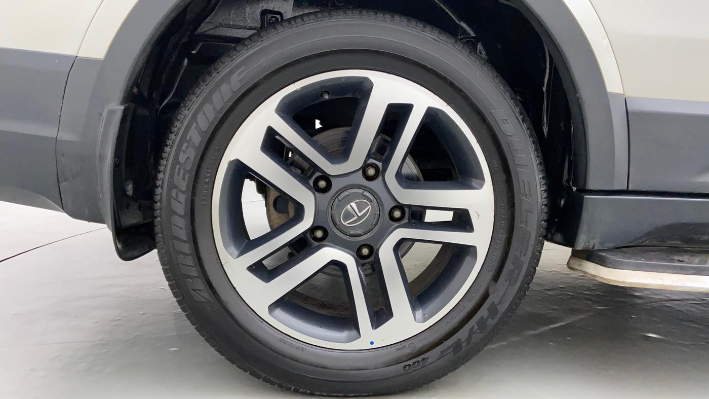 2018 Tata Hexa Varicor 400 XTA, Diesel, Automatic, 86,830 km, Right Rear Wheel