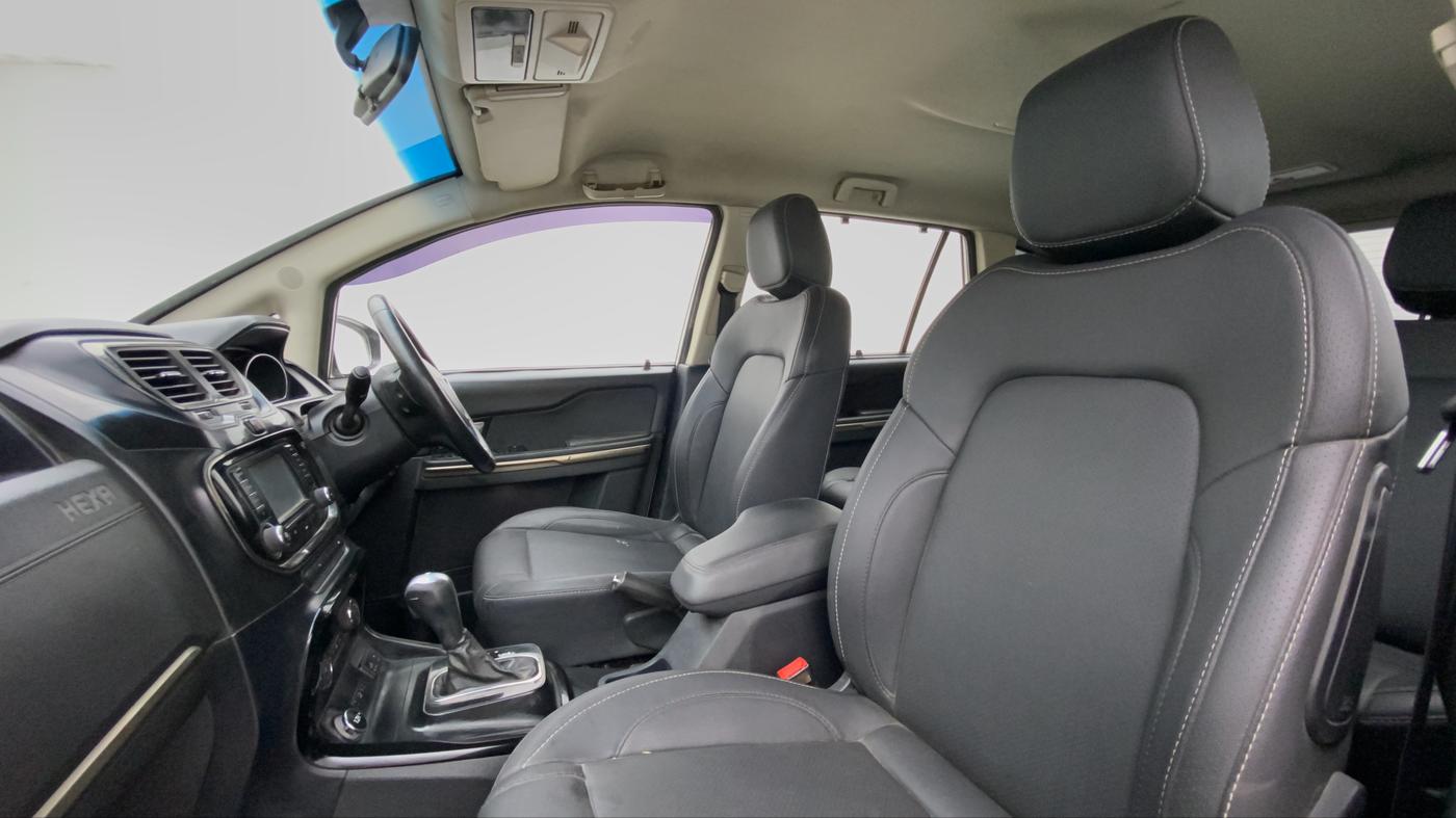 2018 Tata Hexa Varicor 400 XTA, Diesel, Automatic, 86,830 km, Right Side Front Door Cabin