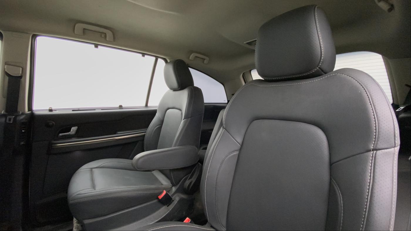 2018 Tata Hexa Varicor 400 XTA, Diesel, Automatic, 86,830 km, Right Side Rear Door Cabin