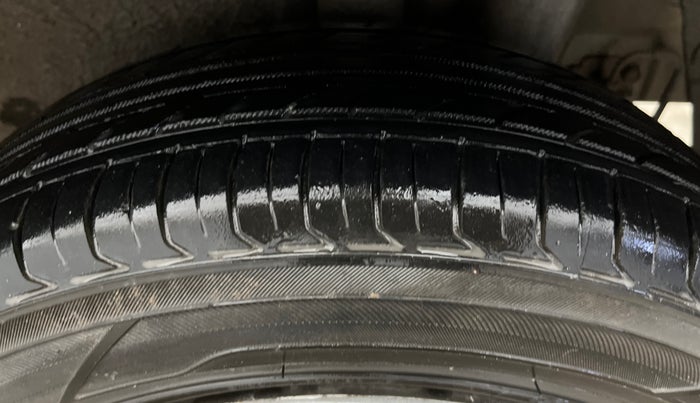 2016 Hyundai Grand i10 SPORTZ 1.2 KAPPA VTVT, Petrol, Manual, 67,082 km, Left Rear Tyre Tread