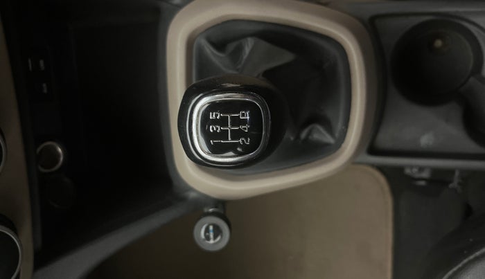 2016 Hyundai Grand i10 SPORTZ 1.2 KAPPA VTVT, Petrol, Manual, 67,082 km, Gear Lever