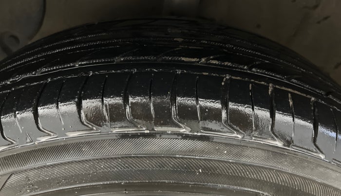 2016 Hyundai Grand i10 SPORTZ 1.2 KAPPA VTVT, Petrol, Manual, 67,082 km, Left Front Tyre Tread