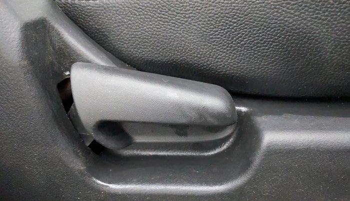 2015 Maruti Wagon R 1.0 VXI, CNG, Manual, 75,748 km, Driver Side Adjustment Panel