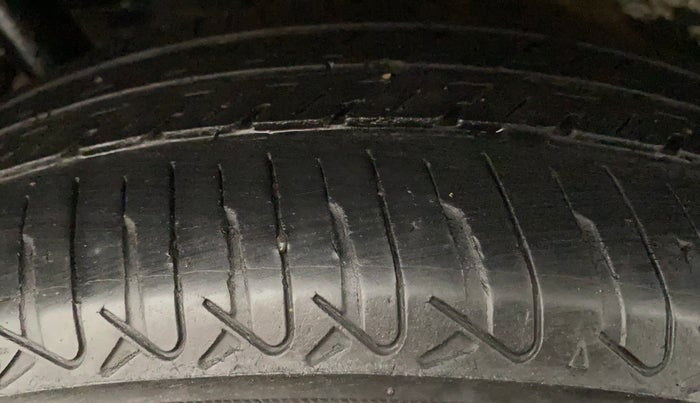 2015 Maruti Wagon R 1.0 VXI, CNG, Manual, 75,748 km, Right Rear Tyre Tread