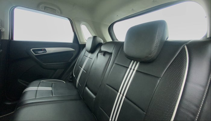 2020 Maruti Vitara Brezza ZXI+ DUAL TONE, Petrol, Manual, 30,331 km, Right Side Rear Door Cabin