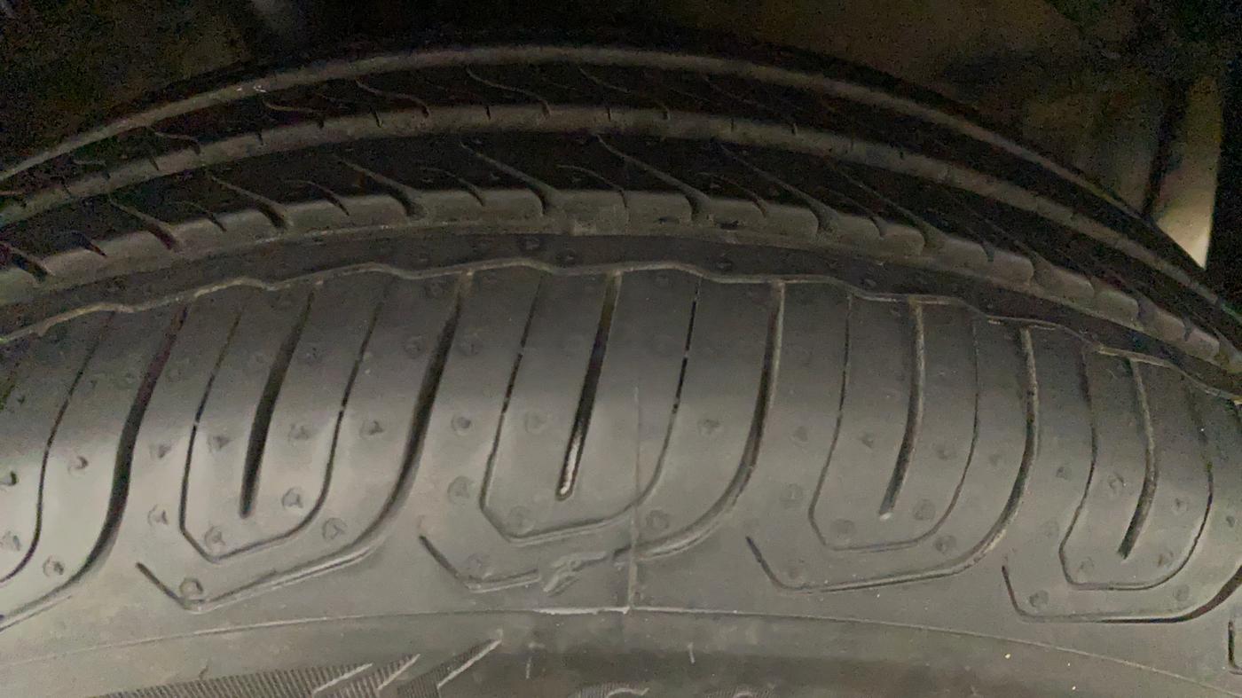 2011 Hyundai i20 ASTA 1.2, Petrol, Manual, 31,750 km, Left Front Tyre Tread