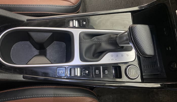 2023 Hyundai ALCAZAR 1.5 SIGNATURE (O) TURBO DCT 7, Petrol, Automatic, 20,034 km, Gear Lever