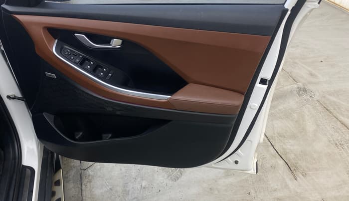 2023 Hyundai ALCAZAR 1.5 SIGNATURE (O) TURBO DCT 7, Petrol, Automatic, 20,034 km, Driver Side Door Panels Control