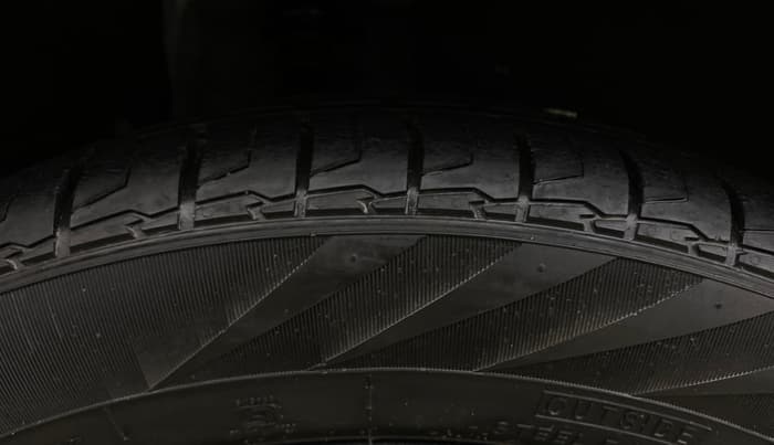 2023 Hyundai ALCAZAR 1.5 SIGNATURE (O) TURBO DCT 7, Petrol, Automatic, 20,034 km, Right Rear Tyre Tread