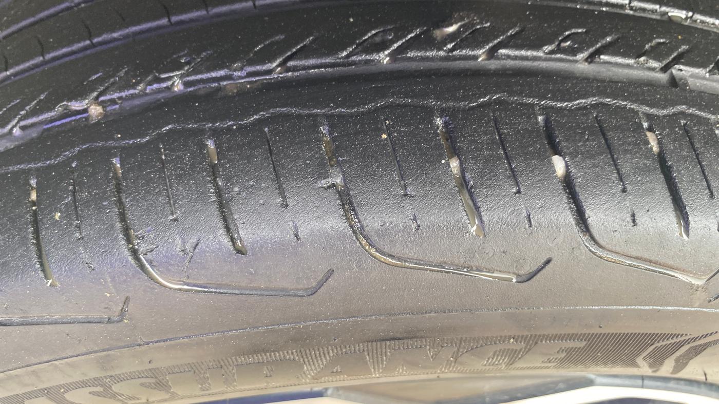 2024 Maruti FRONX ALPHA 1.0L TURBO 6 AT, Petrol, Automatic, 35,063 km, Left Front Tyre Tread