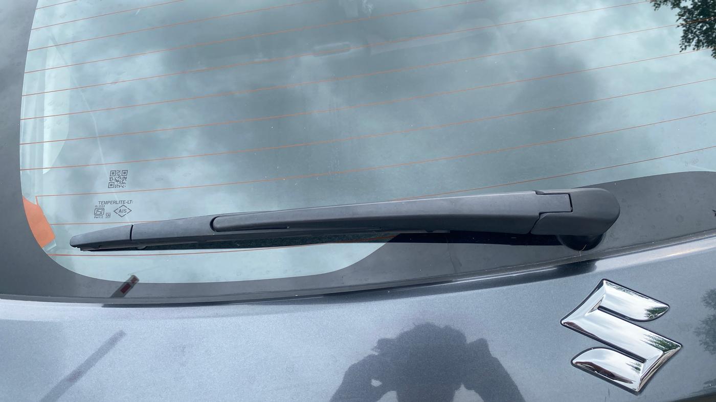 2024 Maruti FRONX ALPHA 1.0L TURBO 6 AT, Petrol, Automatic, 35,063 km, Rear Wiper