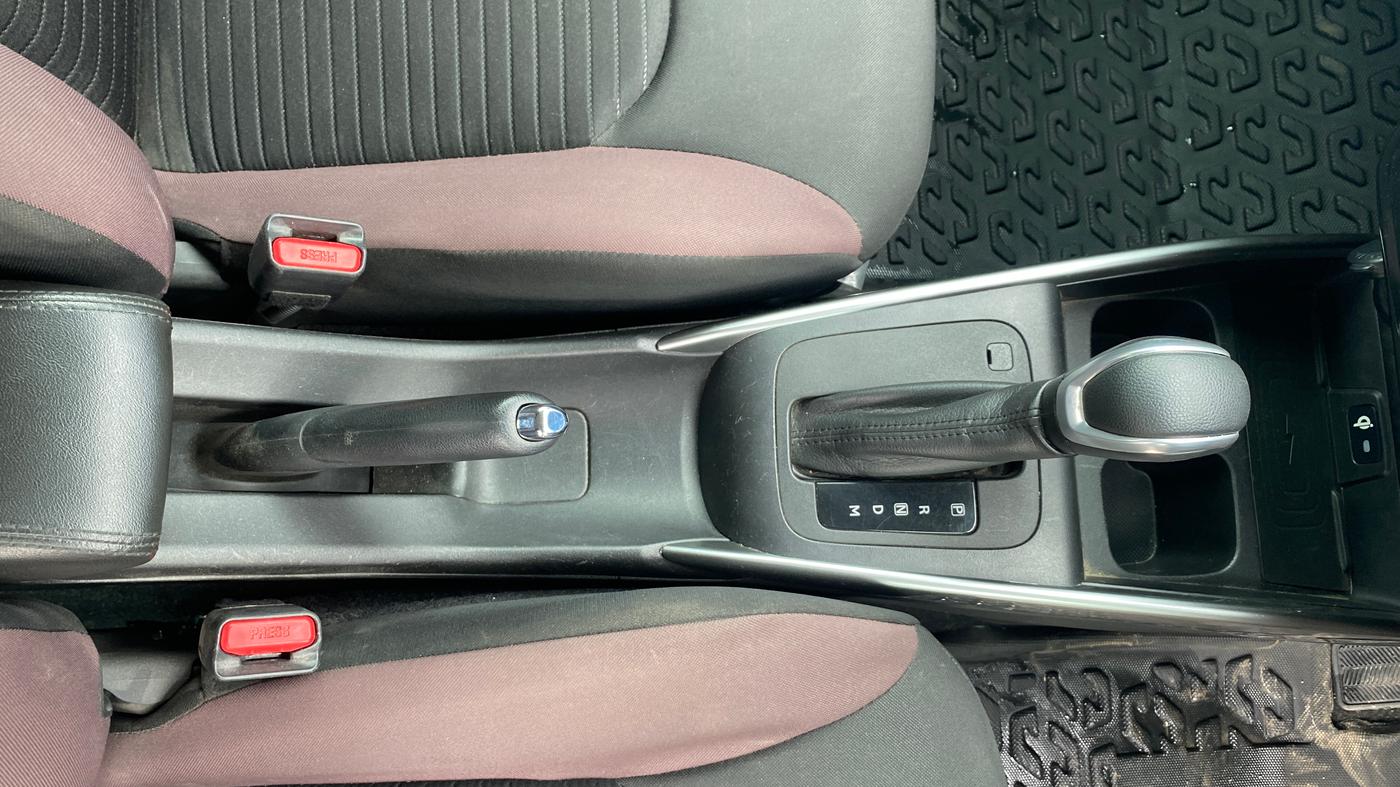 2024 Maruti FRONX ALPHA 1.0L TURBO 6 AT, Petrol, Automatic, 35,063 km, Gear Lever