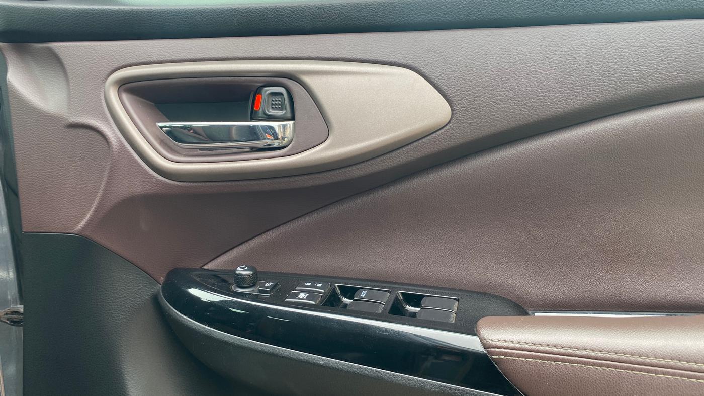 2024 Maruti FRONX ALPHA 1.0L TURBO 6 AT, Petrol, Automatic, 35,063 km, Driver Side Door Panels Control