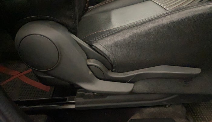 2021 Maruti Swift VXI, Petrol, Manual, 24,135 km, Driver Side Adjustment Panel