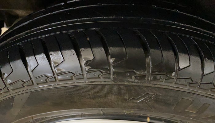 2021 Maruti Swift VXI, Petrol, Manual, 24,135 km, Right Rear Tyre Tread