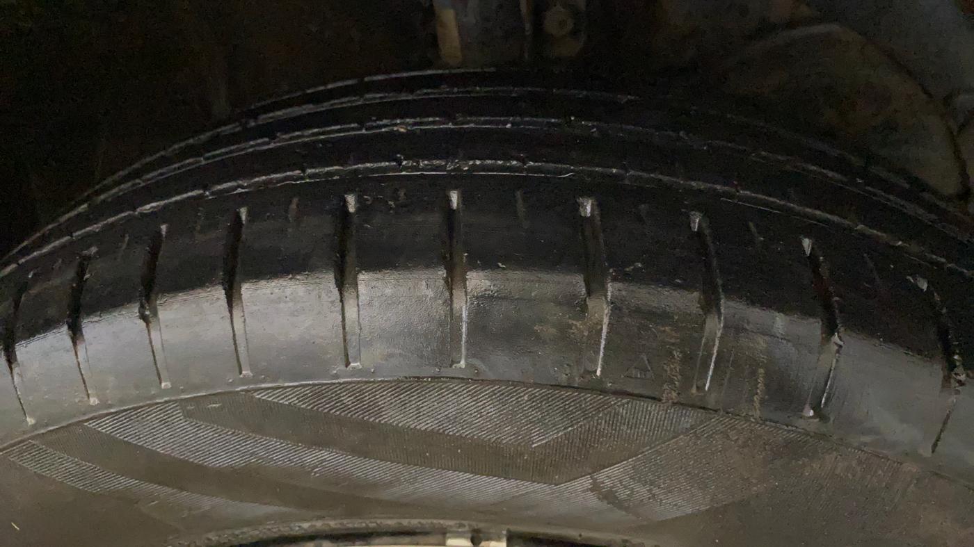 2023 Toyota Glanza S, Petrol, Manual, 60,527 km, Right Front Tyre Tread