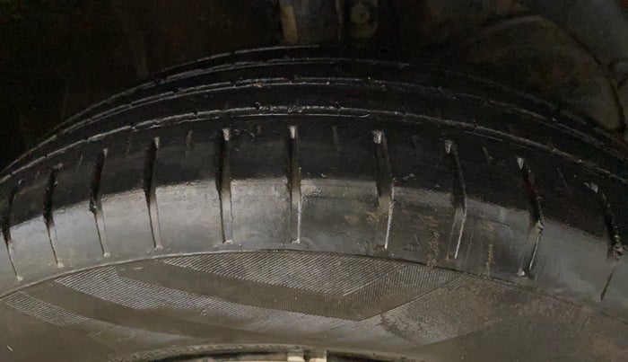 2023 Toyota Glanza S, Petrol, Manual, 60,527 km, Right Front Tyre Tread
