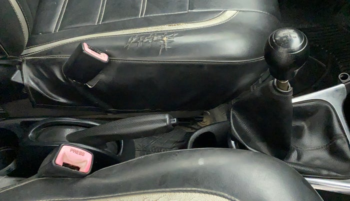 2011 Toyota Etios V, Petrol, Manual, 72,416 km, Gear Lever