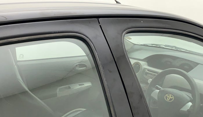 2011 Toyota Etios V, Petrol, Manual, 72,416 km, Right B pillar - Minor scratches