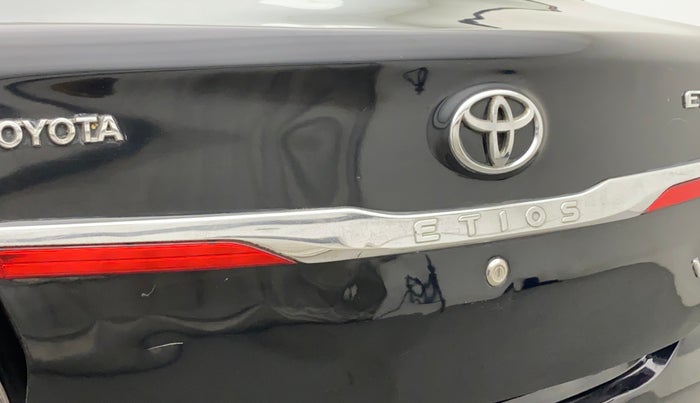 2011 Toyota Etios V, Petrol, Manual, 72,416 km, Dicky (Boot door) - Minor scratches