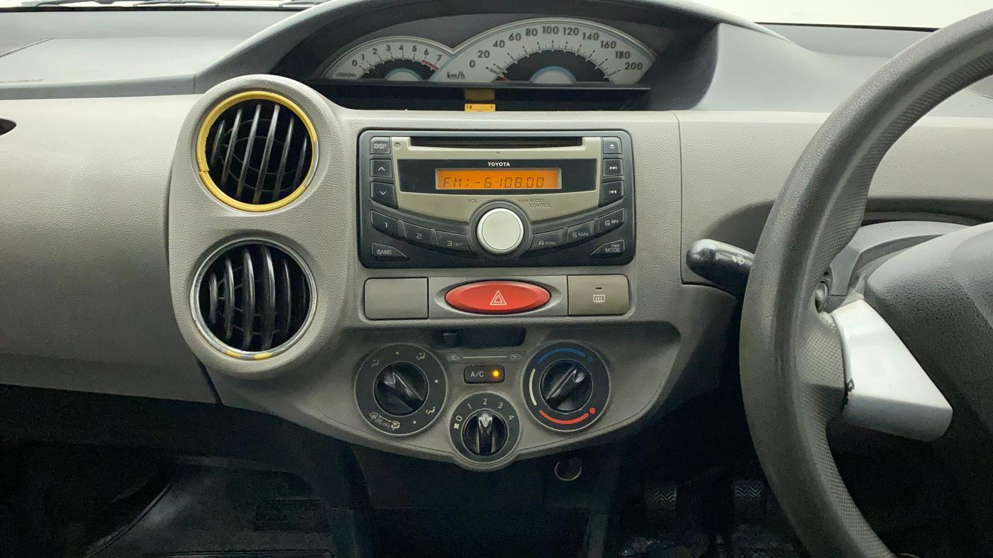 2011 Toyota Etios V, Petrol, Manual, 72,416 km, Air Conditioner