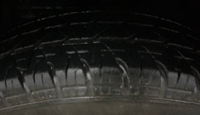 2017 Maruti Swift LXI (O), Petrol, Manual, 17,316 km, Left Front Tyre Tread