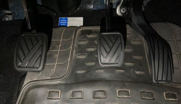 2017 Maruti Swift LXI (O), Petrol, Manual, 17,316 km, Pedals