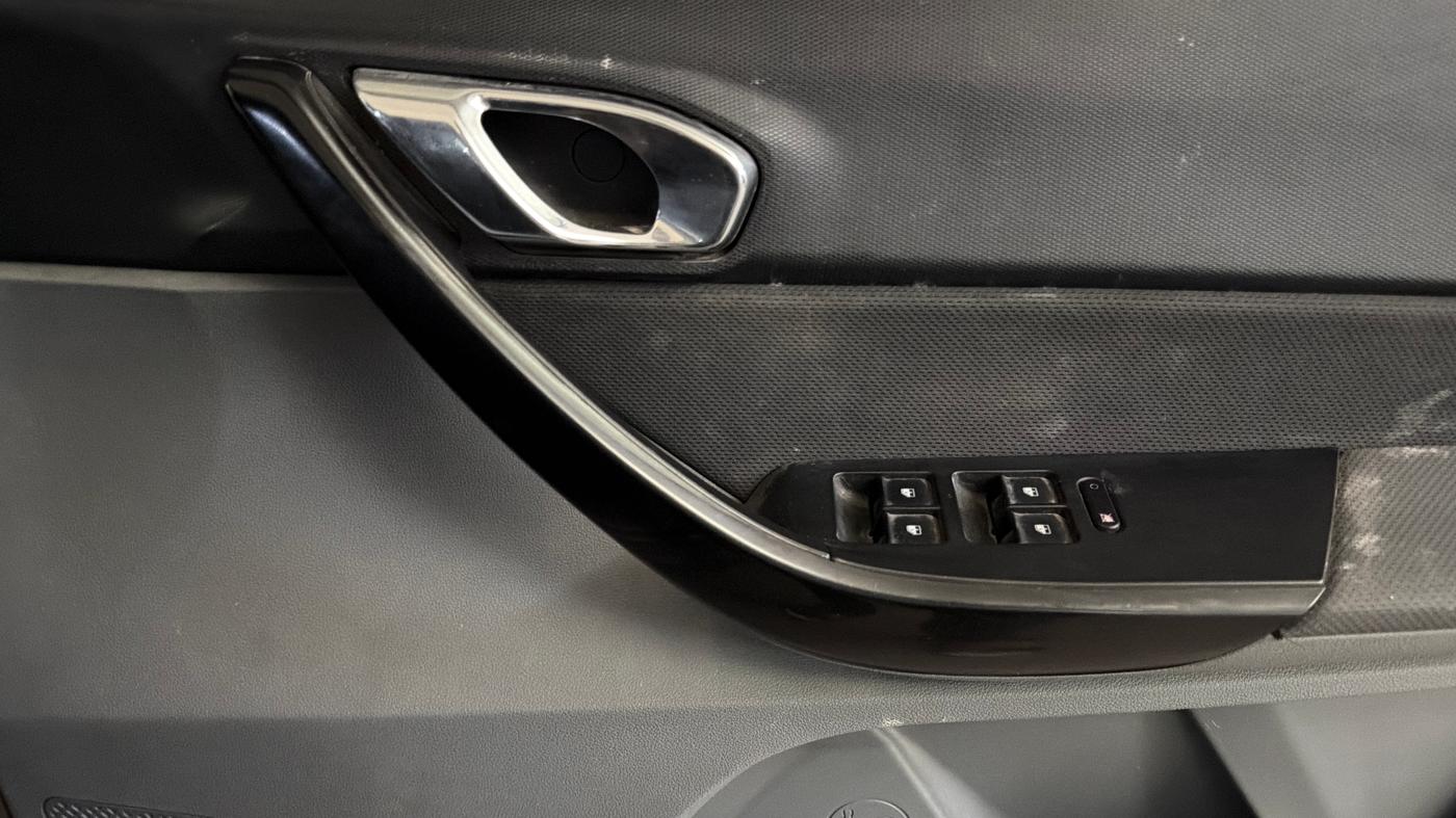 2017 Tata TIGOR XZ (O) PETROL, Petrol, Manual, 96,127 km, Driver Side Door Panels Control