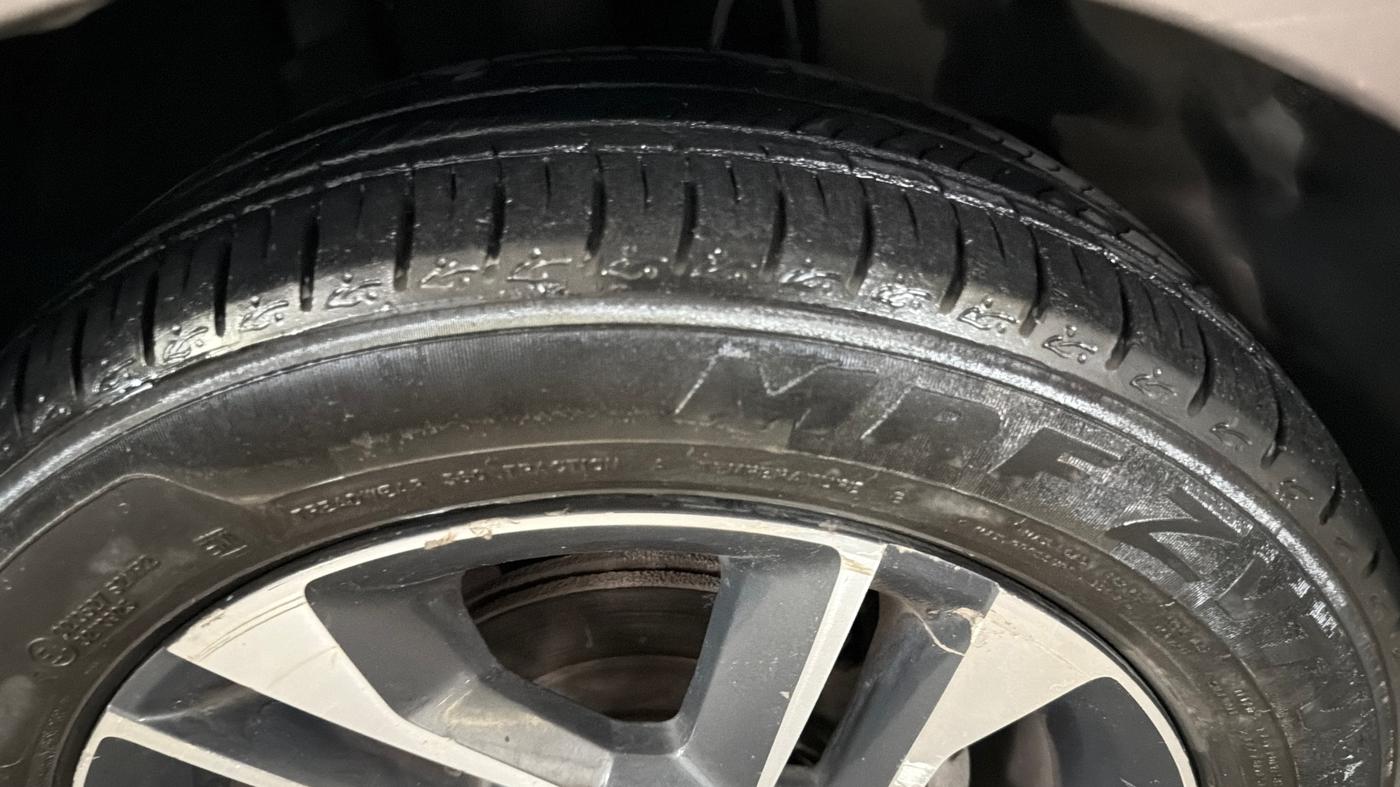2017 Tata TIGOR XZ (O) PETROL, Petrol, Manual, 96,127 km, Right Front Tyre Tread