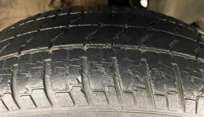 2014 Tata Nano XT TWIST, Petrol, Manual, 34,840 km, Right Front Tyre Tread