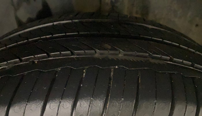 2013 Volkswagen Cross Polo HIGHLINE TDI, Diesel, Manual, 45,994 km, Left Rear Tyre Tread