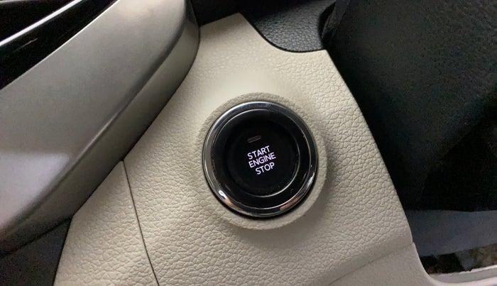 2022 Mahindra XUV300 W8 (O) 1.5 DIESEL, Diesel, Manual, 57,976 km, Keyless Start/ Stop Button
