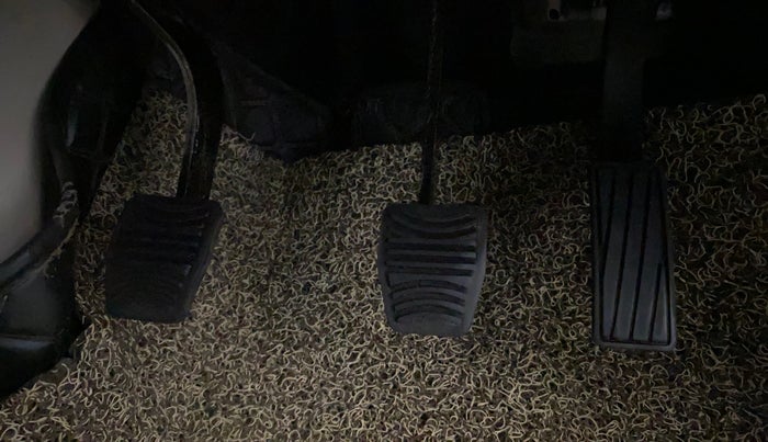 2022 Mahindra XUV300 W8 (O) 1.5 DIESEL, Diesel, Manual, 57,976 km, Pedals