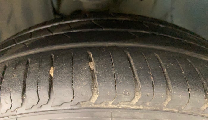 2017 Maruti IGNIS ZETA 1.2, Petrol, Manual, 57,009 km, Left Front Tyre Tread