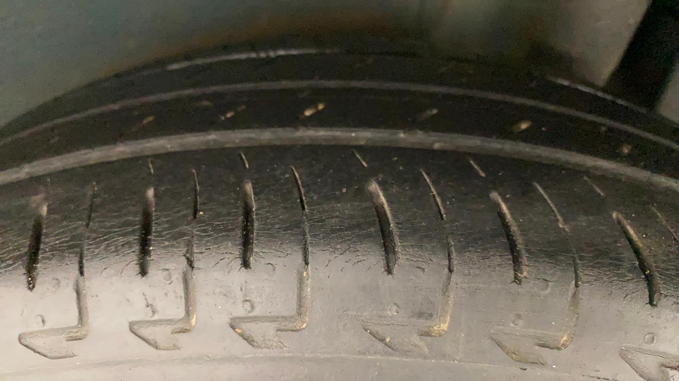2017 Maruti IGNIS ZETA 1.2, Petrol, Manual, 57,009 km, Left Rear Tyre Tread