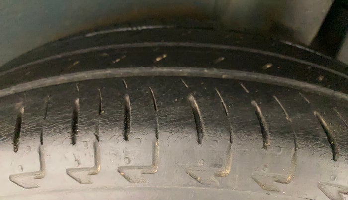 2017 Maruti IGNIS ZETA 1.2, Petrol, Manual, 57,009 km, Left Rear Tyre Tread