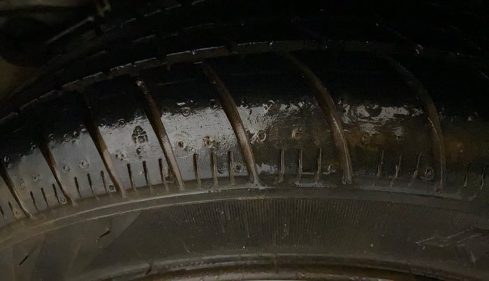 2015 Honda Brio S MT, Petrol, Manual, 36,624 km, Left Rear Tyre Tread