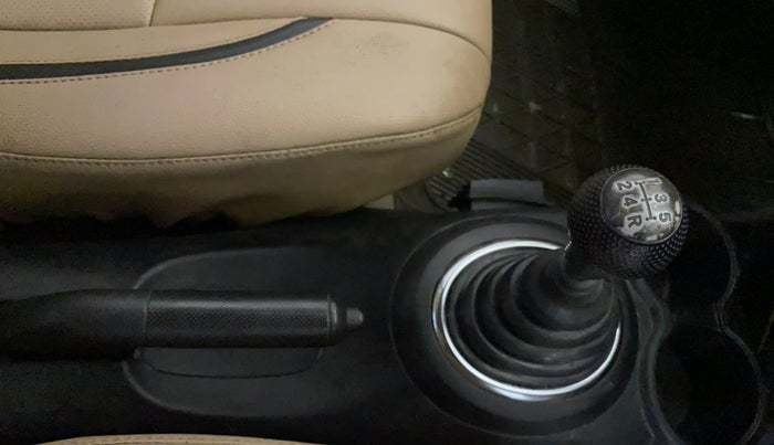2015 Honda Brio S MT, Petrol, Manual, 36,624 km, Gear Lever